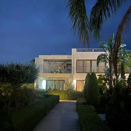 Modern Poolside In Sun Valley Apartment Agios Georgios (Girne)