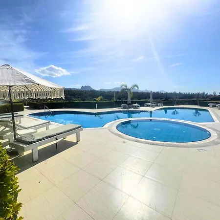 Modern Poolside In Sun Valley Lägenhet Agios Georgios (Girne)